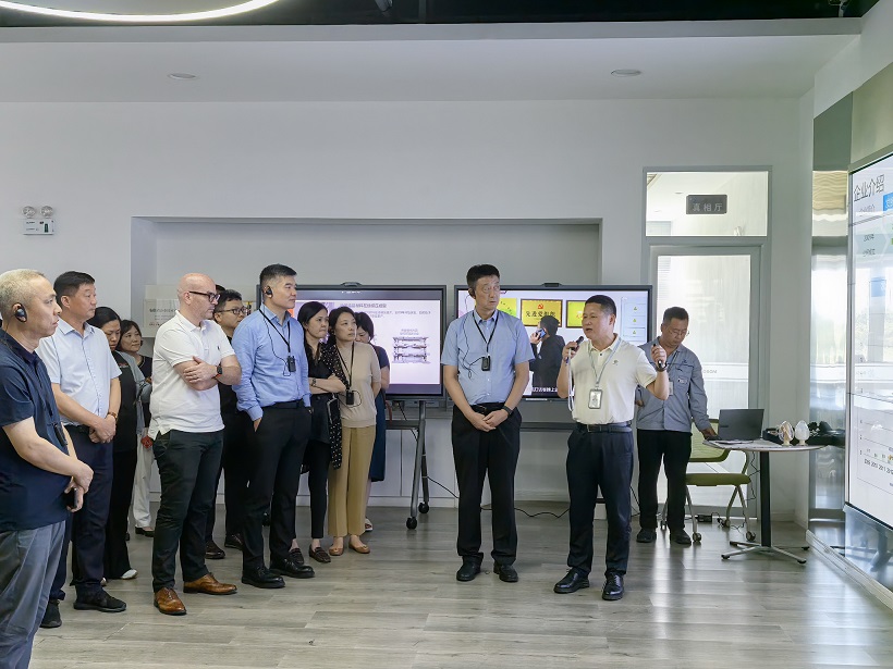 Schneider Electric and BOSOM New Materials Explore Collaborative Paths in High-Level Exchange Visits